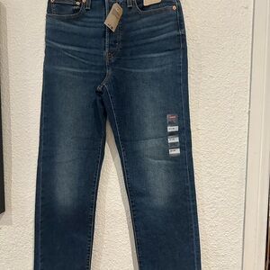 Ladies high rise/wedgie straight cropped jeans (30x28)